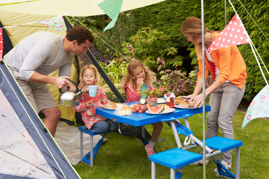 famille en camping pas cher Dordogne